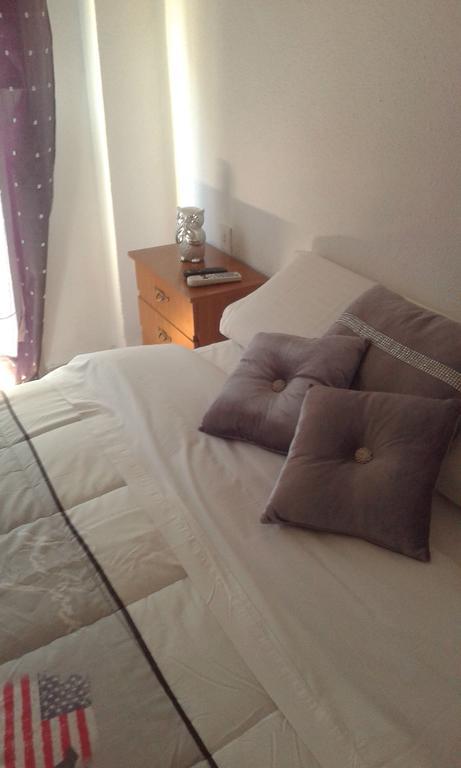 Comet Suites Almona Granada Room photo