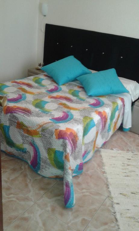 Comet Suites Almona Granada Room photo
