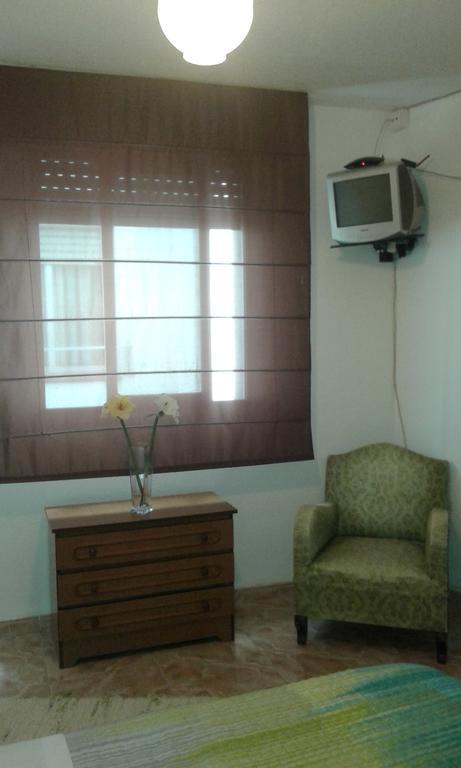 Comet Suites Almona Granada Room photo